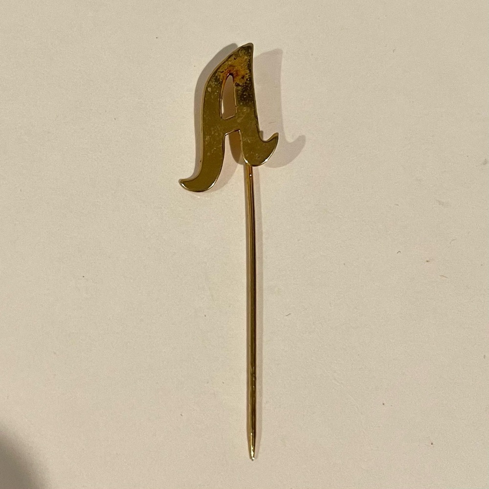 Pre-Owned Vtg Formal Unisex Fashion Faux Gold Colored “A” Metal Stick Pin
